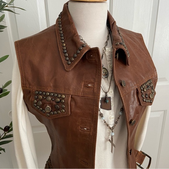 The Ranch Wear Vintage Rebel Leather Studded Vest - Picture 2 of 15